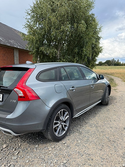 Volvo V60 Cross Country 5 of 5