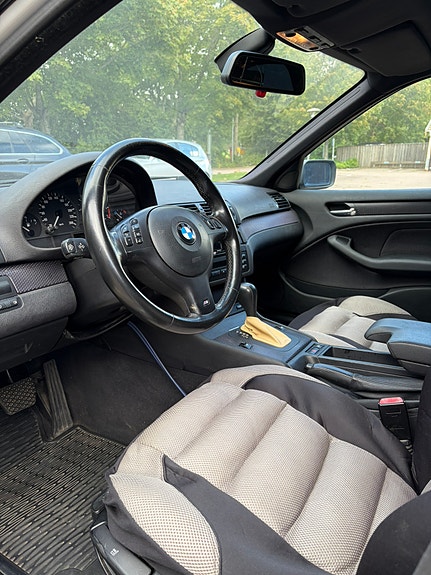 BMW 320i 5 of 9