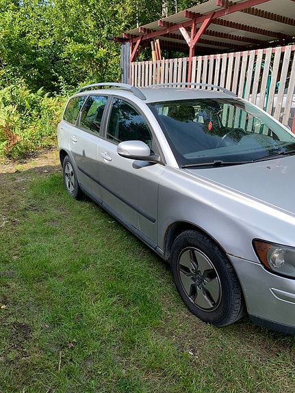 Volvo V50 3 of 5