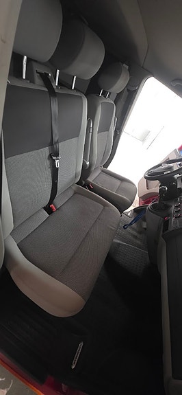 Volkswagen Caravelle 18 of 22