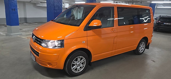 Volkswagen Caravelle 10 of 22