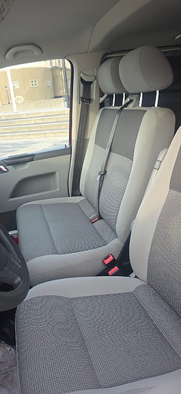 Volkswagen Caravelle 16 of 22