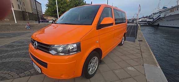 Volkswagen Caravelle 3 of 22