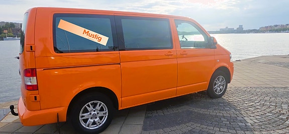 Volkswagen Caravelle 2 of 22