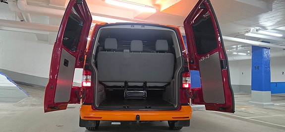 Volkswagen Caravelle 11 of 22