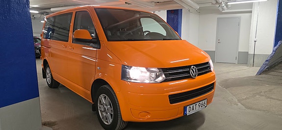 Volkswagen Caravelle 8 of 22
