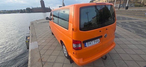 Volkswagen Caravelle 4 of 22
