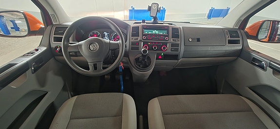 Volkswagen Caravelle 13 of 22