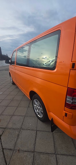 Volkswagen Caravelle 6 of 22