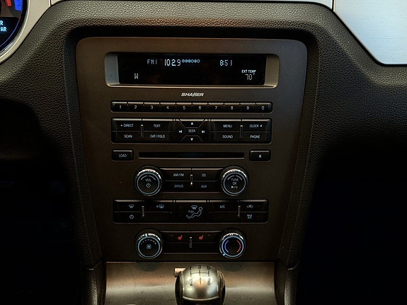 Ford Mustang 23 of 27