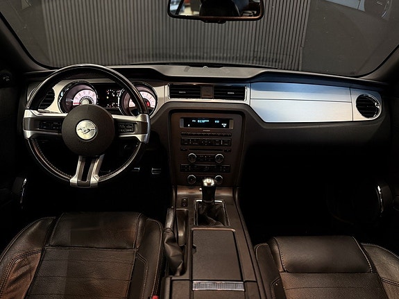 Ford Mustang 17 of 27