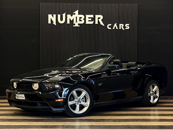 Ford Mustang 2 of 27