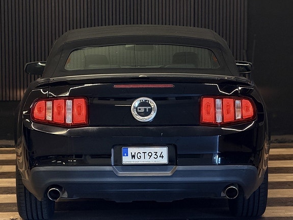 Ford Mustang 11 of 27