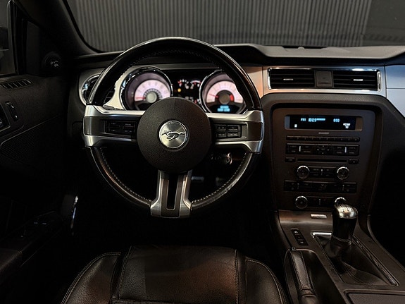 Ford Mustang 18 of 27