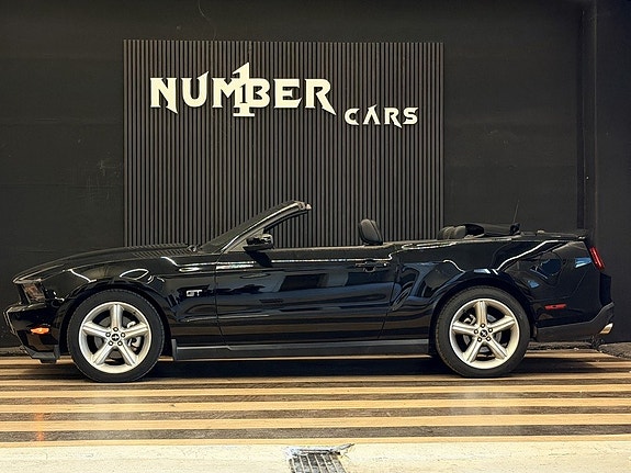 Ford Mustang 6 of 27