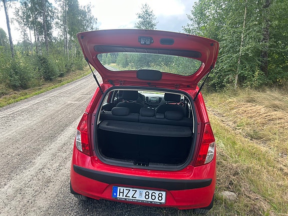 Hyundai i10 4 of 7