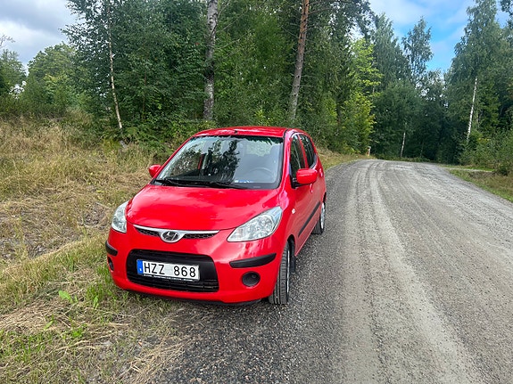 Hyundai i10 2 of 7