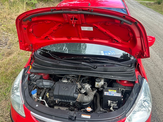 Hyundai i10 5 of 7