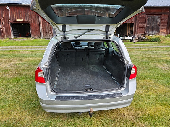Volvo V70 10 of 12