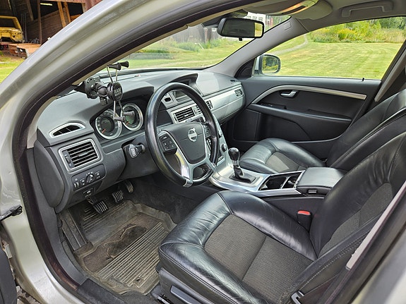 Volvo V70 5 of 12