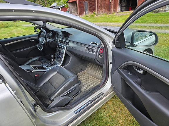 Volvo V70 7 of 12
