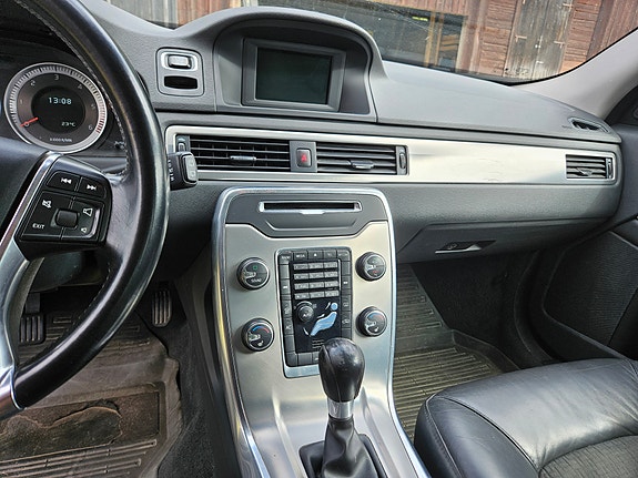 Volvo V70 6 of 12