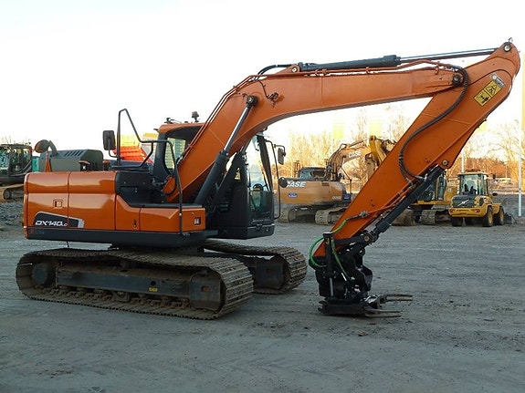 Doosan DX140LC-5 4 of 17
