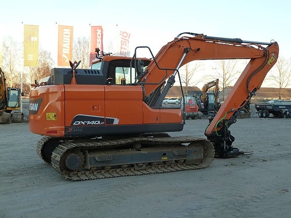 Doosan DX140LC-5 11 of 17