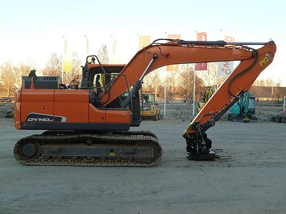 Doosan DX140LC-5 12 of 17