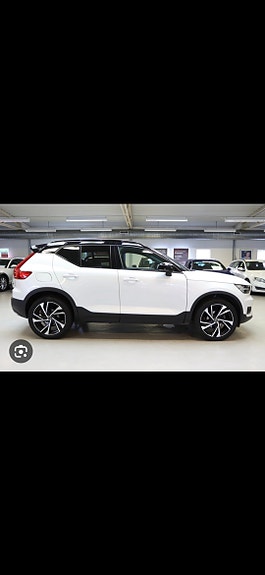 Volvo XC40 4 of 4
