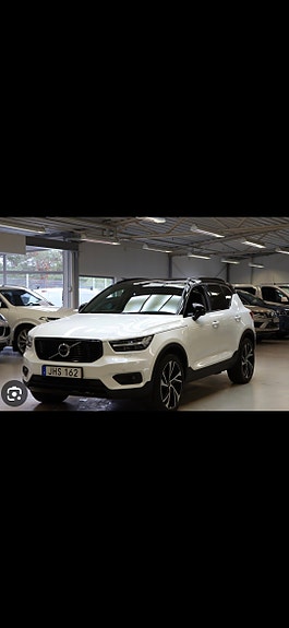 Volvo XC40 3 of 4