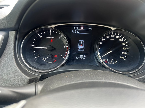 Nissan X-Trail 5 of 9