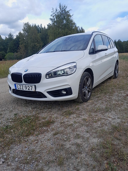 BMW 218i 4 of 4