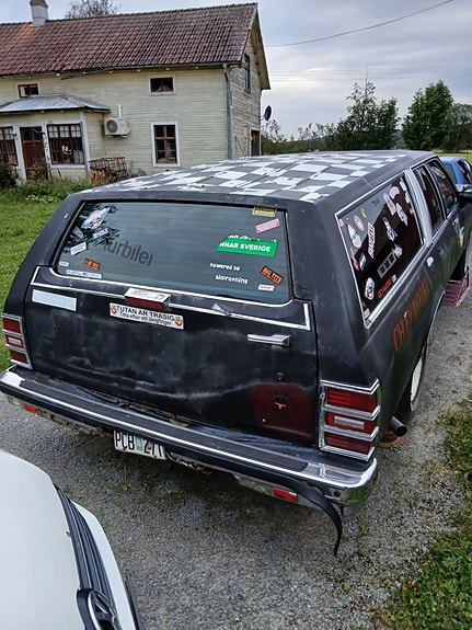 Chevrolet Caprice 3 of 6