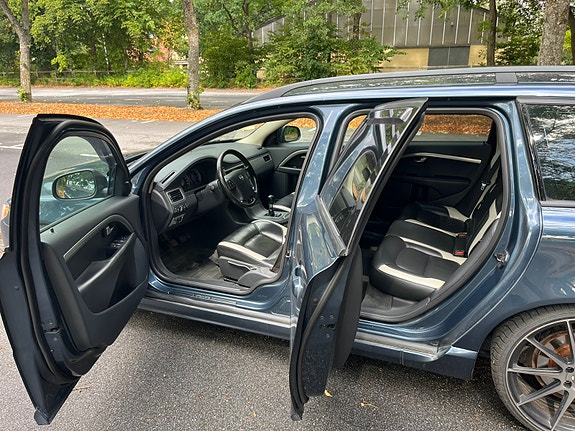 Volvo V70 5 of 6