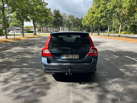 Volvo V70 4 of 6