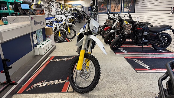 Husqvarna FE 250 | NU MED 0% RÄNTA I UPP TILL 60 MÅNADER 4 of 6