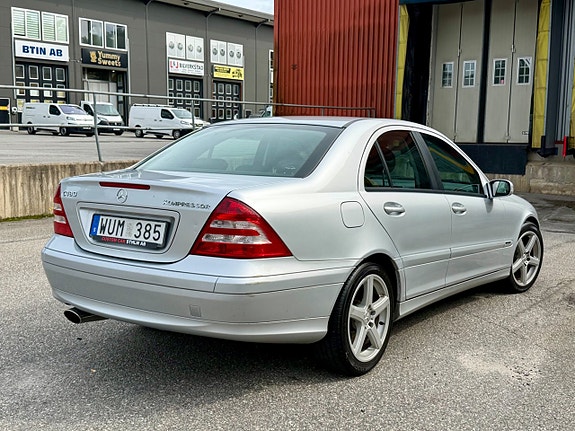 Mercedes-Benz C180 10 of 17
