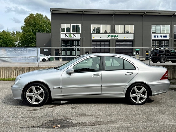 Mercedes-Benz C180 7 of 17