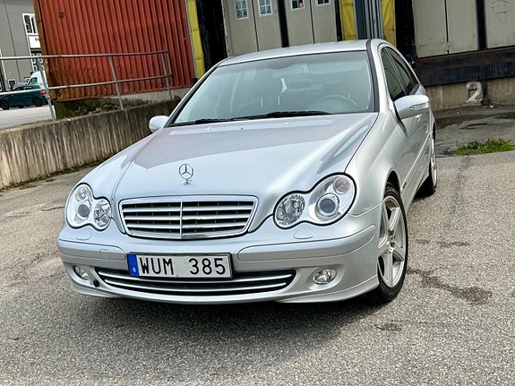 Mercedes-Benz C180 3 of 17