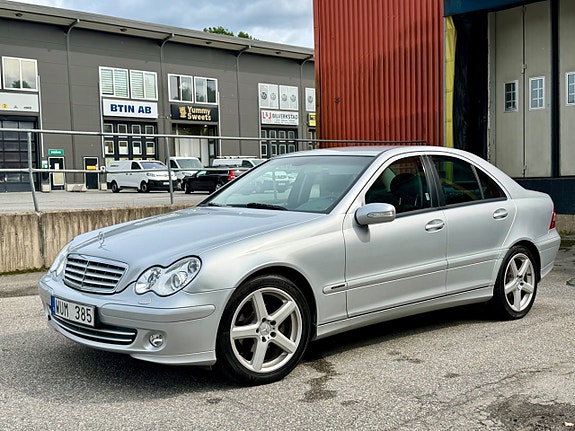 Mercedes-Benz C180 4 of 17