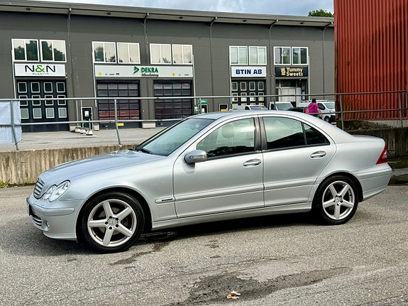 Mercedes-Benz C180 6 of 17