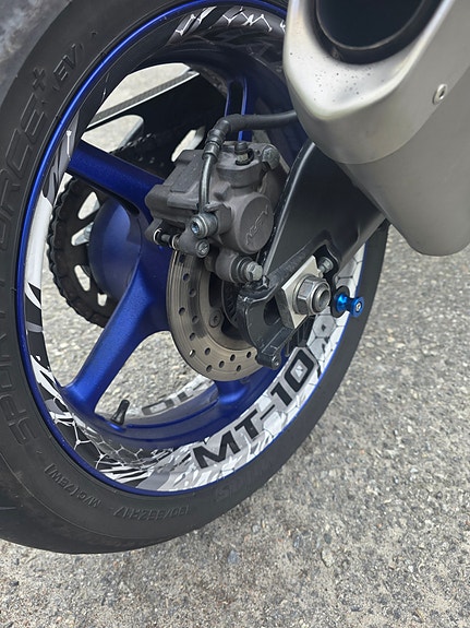 Yamaha MT-10 4 of 5
