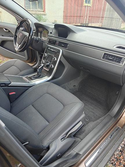 Volvo XC70 11 of 13
