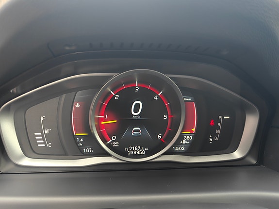Volvo XC70 10 of 13