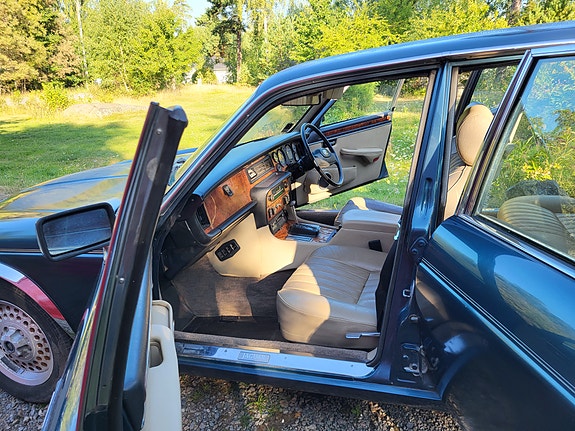 Jaguar XJ 6 of 16