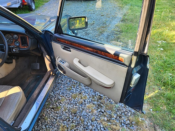 Jaguar XJ 7 of 16