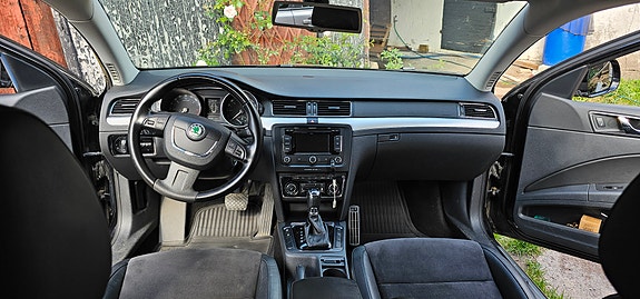 Skoda Superb 10 of 11