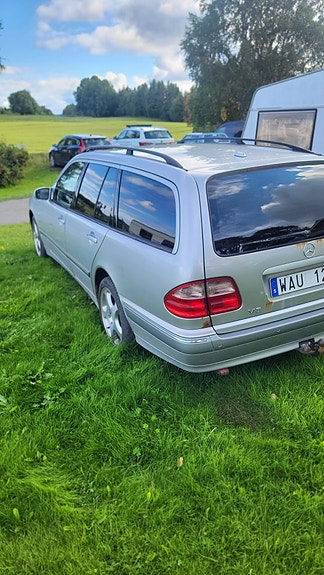 Mercedes-Benz E430 2 of 4