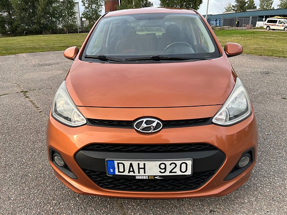 Hyundai i10 8 of 21